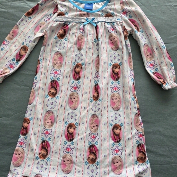 Disney Frozen Nightgown - White with Pink and Blue - Picture 8 of 8